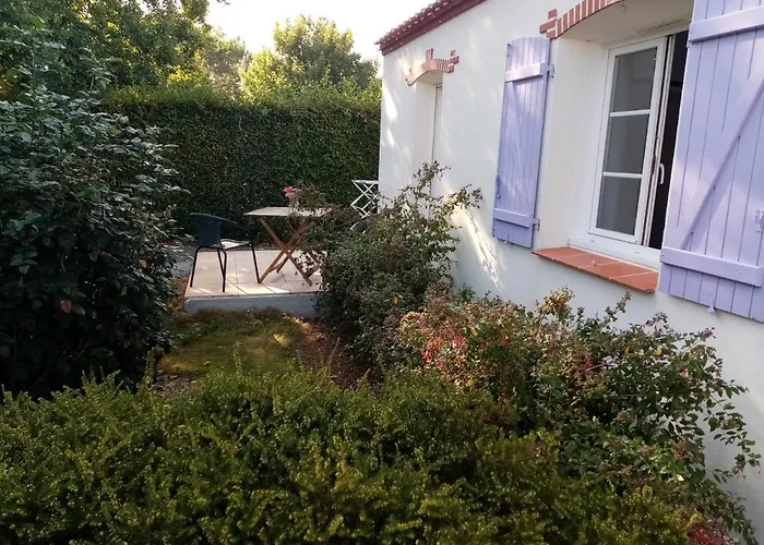 L\'Eden Naturiste Ecureuil